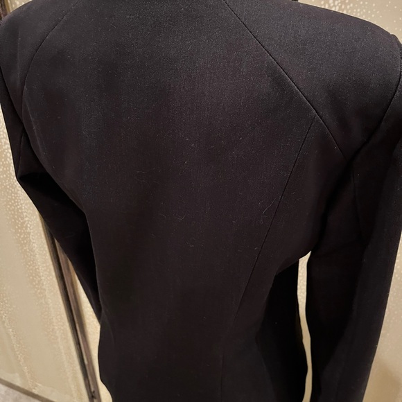 TAHARI Gorgeous Blazer - Picture 7 of 9